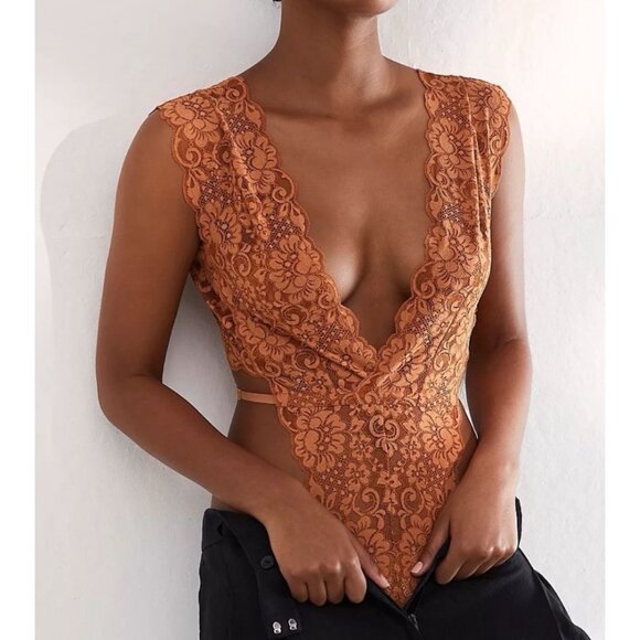 Free People We Are HAH Cut To The Chase Bodysuit Sz Small Womens Brown Lace Ling - Picture 1 of 13